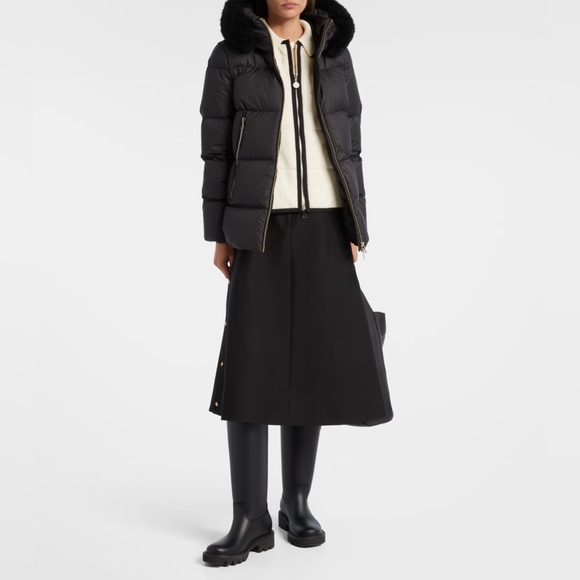 NEW: Moncler Laichefur Hooded Fur-Trimmed Short Down Jacket Size 1 (US 4-6) - Picture 4 of 10